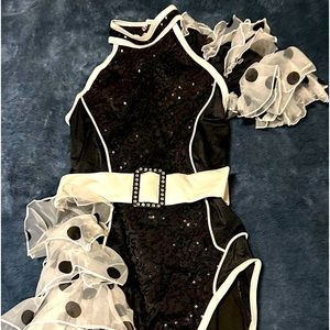 Beautiful Jazz costume.